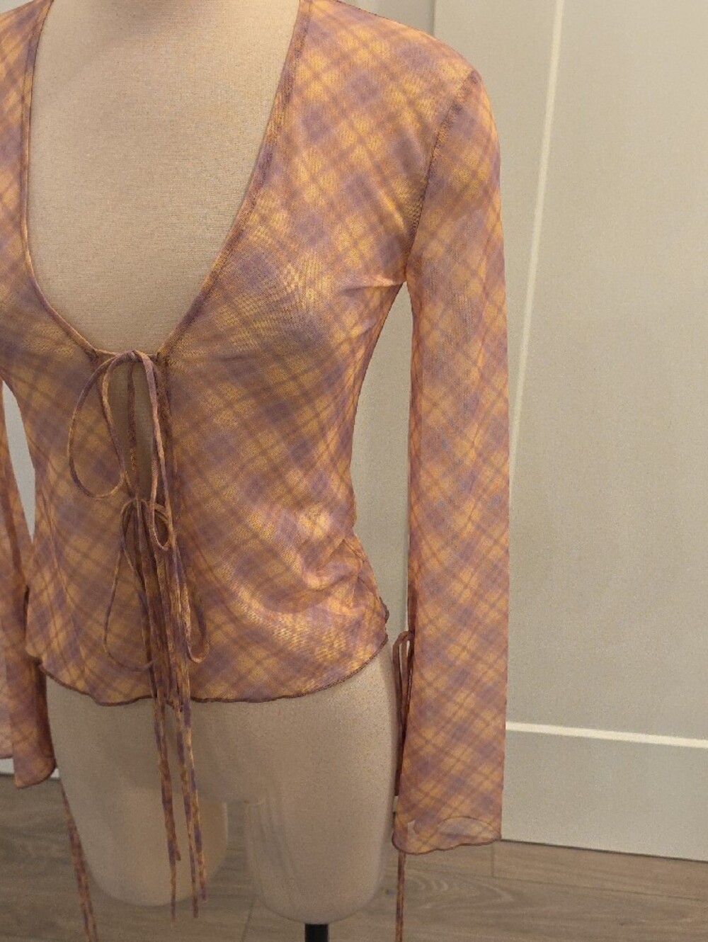 Zara women’s Lavender/Cream Plaid Tie-Front Bell-Sleeve boho top size S NWTS - Picture 4 of 9